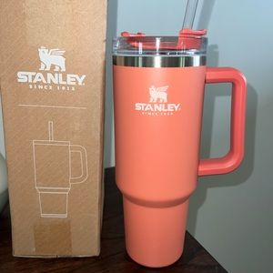 STANLEY QUENCHER TRAVEL TUMBLER 40 OZ